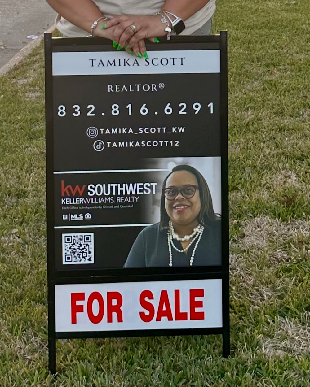 Real Estate Agent Sign & Frame Package